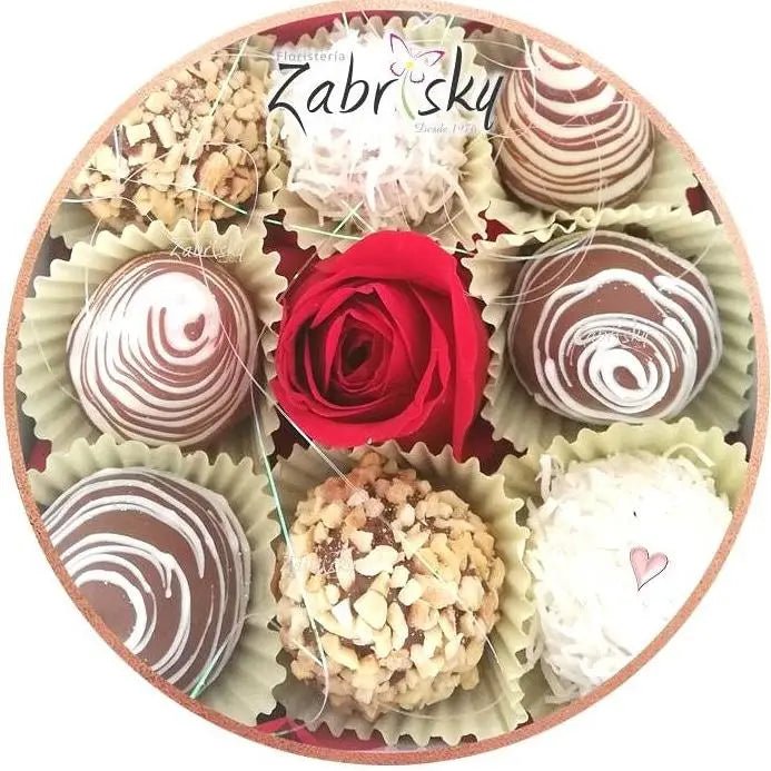Chocolate strawberries and roses - Floristería Zabrisky