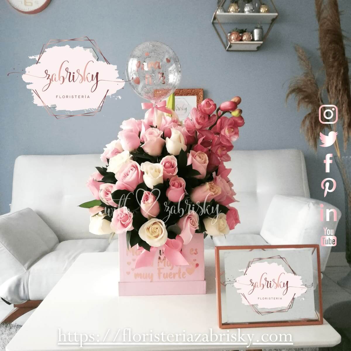 Agatha - Caja de Rosas Rosadas y Orquídea - Floristería Zabrisky
