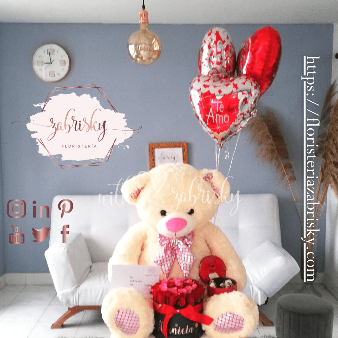 Big Teddy con rosas y globos - Floristería Zabrisky