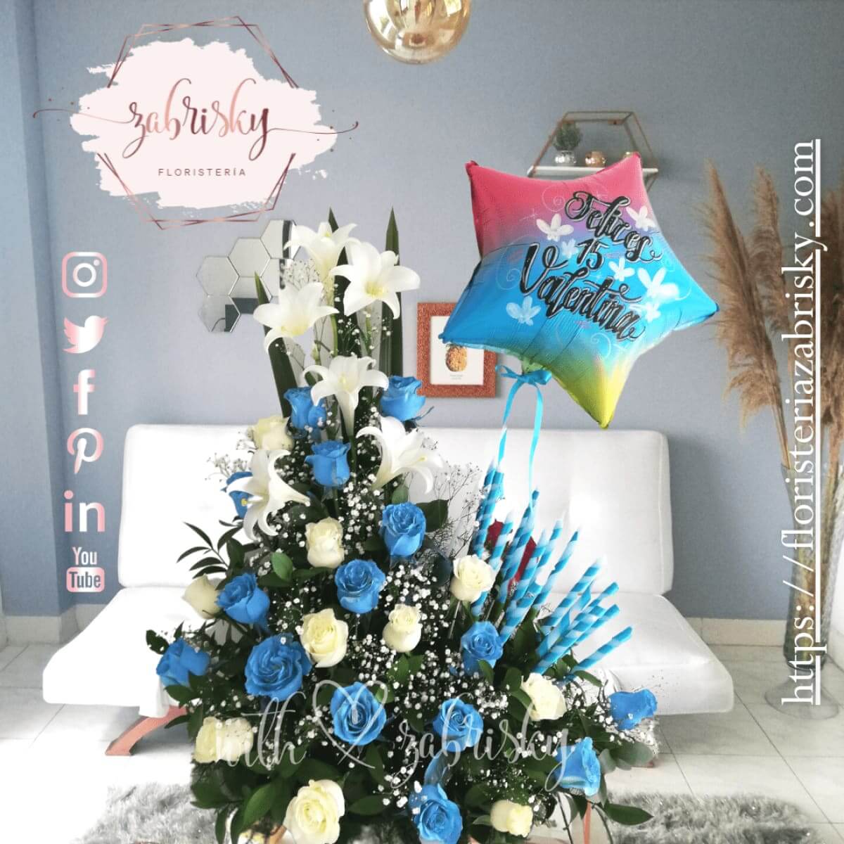 Celeste - Rosas y velas azules 15 años - Floristería Zabrisky