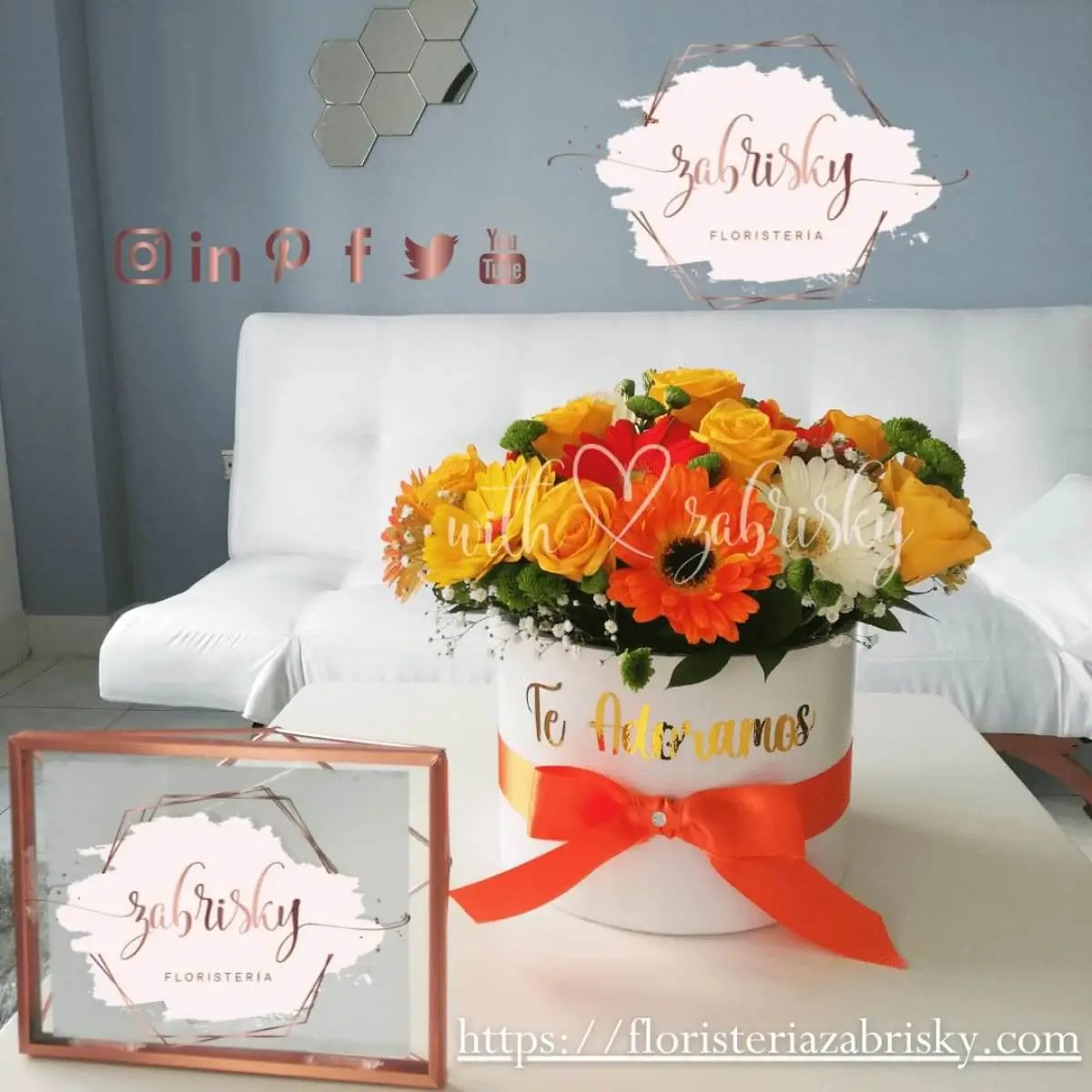 Coral - Caja gerberas y rosas surtidas - Floristería Zabrisky