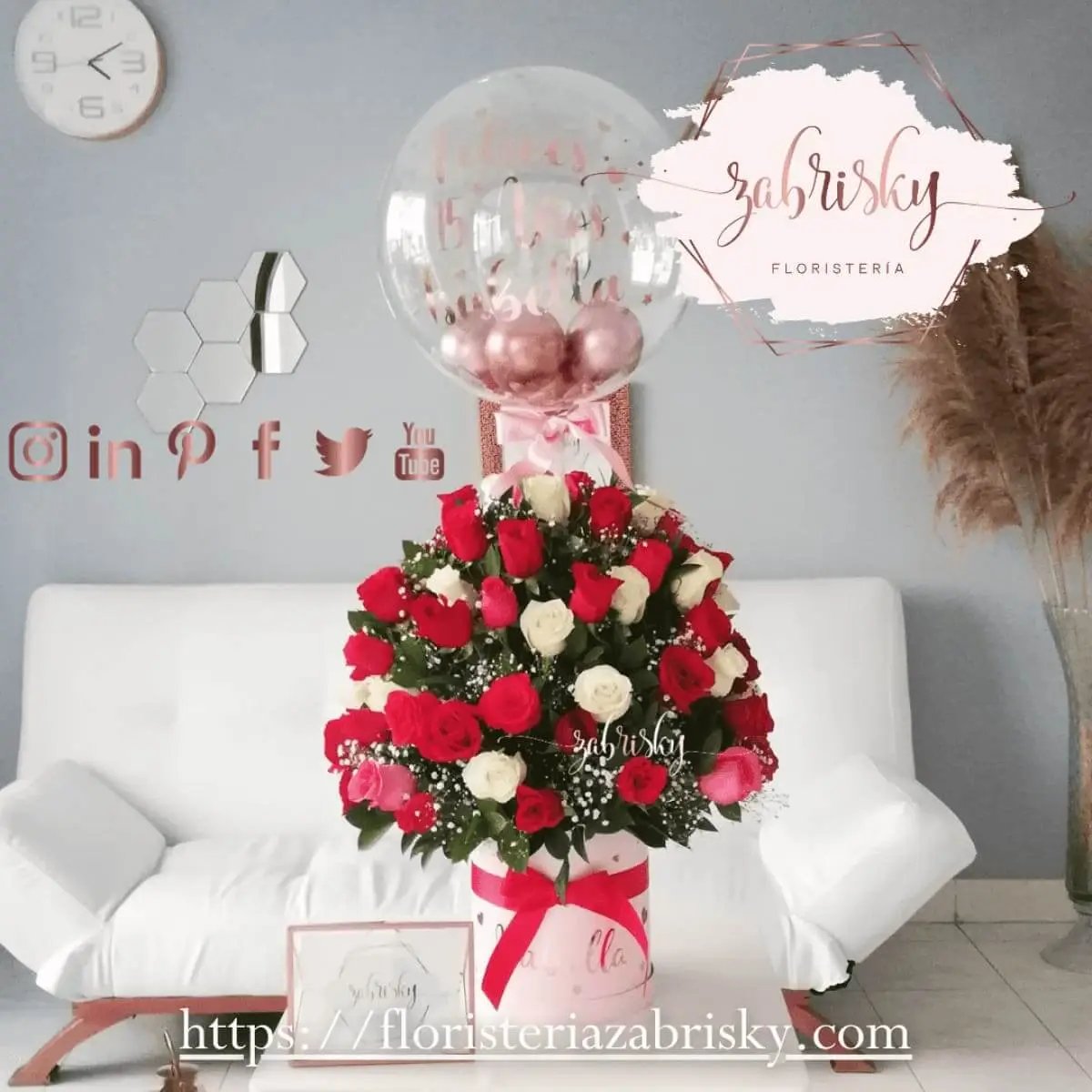 Debora - Caja - Rosas Rojas - Floristería Zabrisky