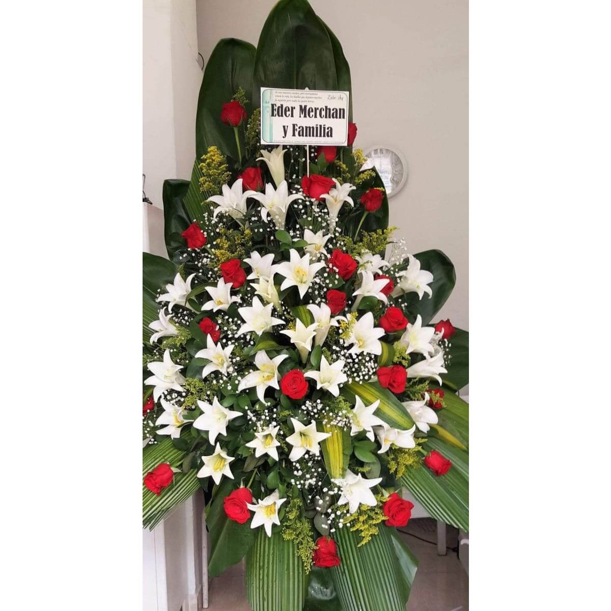 Momento - Rosas y Azucenas - Floristería Zabrisky