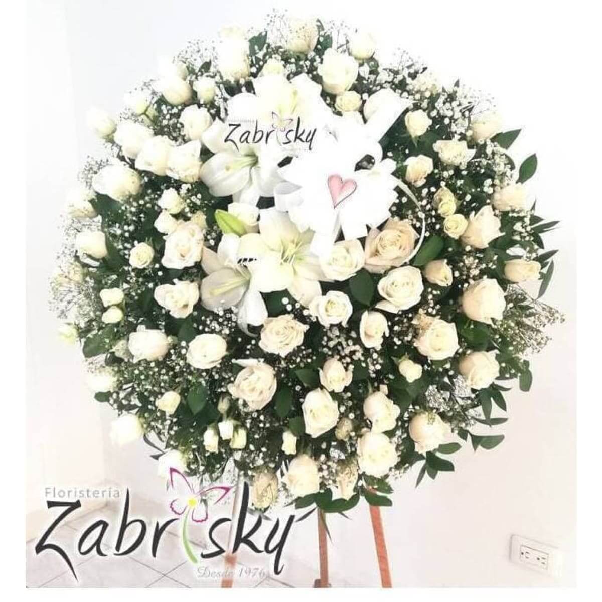 Serenidad - Fúnebre Rosas Blancas - Floristería Zabrisky