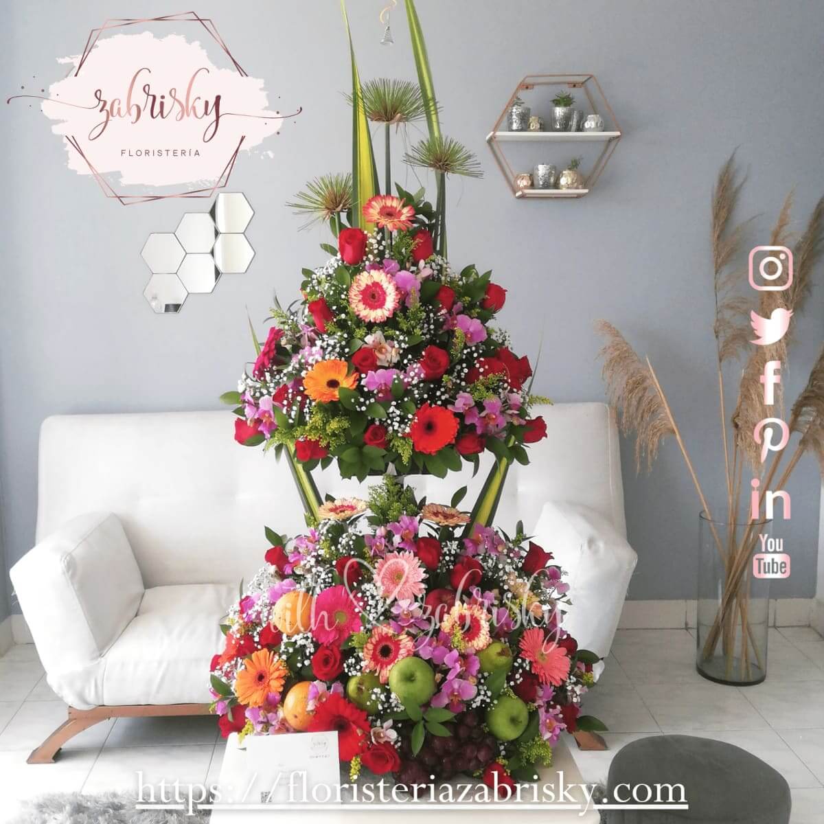 Venecia - Rosas Rojas y Frutas - Floristería Zabrisky