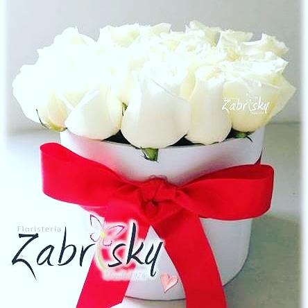 Rosas blancas Amor y Amistad Floristería en Pereira - Floristería Zabrisky