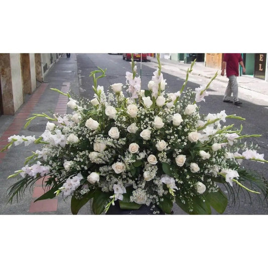 Azucena - Fúnebre- Rosas Blancas y Gladiolos - Floristería Zabrisky